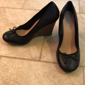 Black Old Navy Wedges